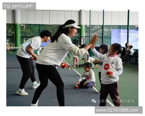 广州网球队耐力训练引发热议球员表现与体能备战的深度探讨 广州网球队耐力训练引发热议球员表现与体能备战的深度探讨