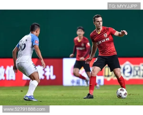 广州足球队运营策略分析与成败经验总结 广州足球队运营策略分析与成败经验总结